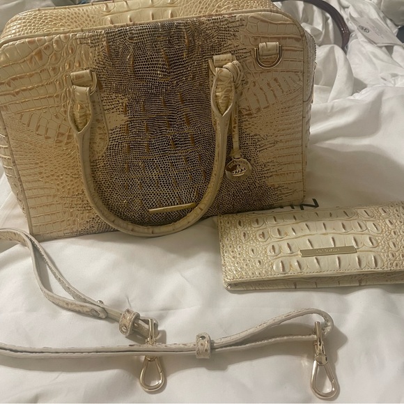 Brahmin Purse and matching wallet - Picture 1 of 10